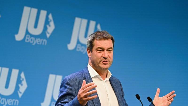 Markus Söder (CSU), Ministerpräsident von Bayern, hält eine Rede. Foto: Nicolas Armer