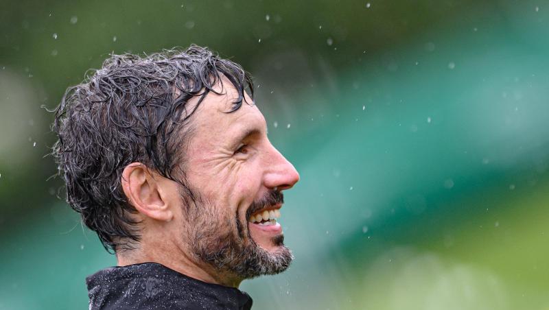 Voller Vorfreude auf die Champions League: Wolfsburgs Trainer Mark van Bommel.
