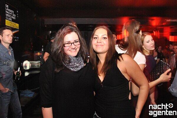 Das Münchner Partyvolk leitete mit dem legendären MilchBar Freitag das Partywochenende ein. Mehr Bilder unter: www.nachtagenten.de.