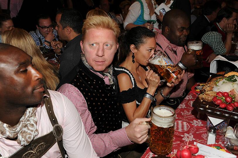 Lilly und Boris Becker lassen es sich auch gut gehen auf der Wiesn.