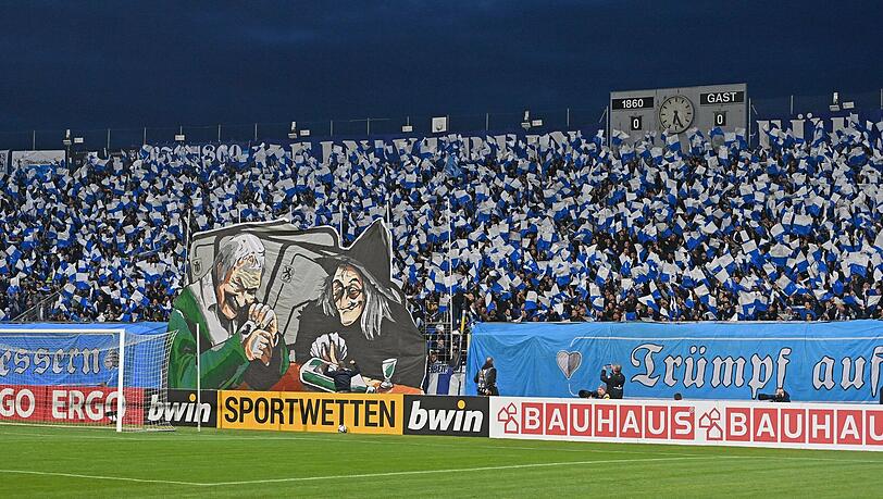 Choreographie der Fans des TSV 1860 vor dem Duell gegen Schalke 04.