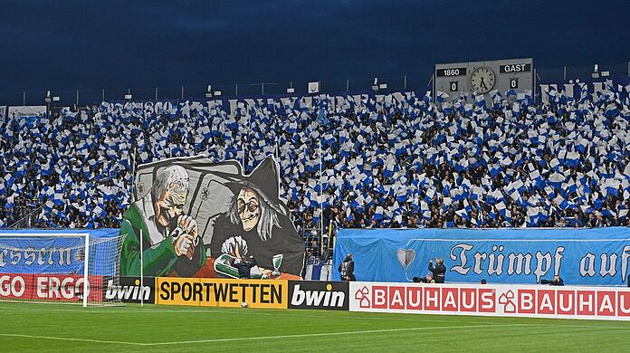 Choreographie der Fans des TSV 1860 vor dem Duell gegen Schalke 04.