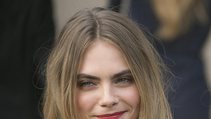 Cara Delevingne hat sehr markante Augenbrauen
