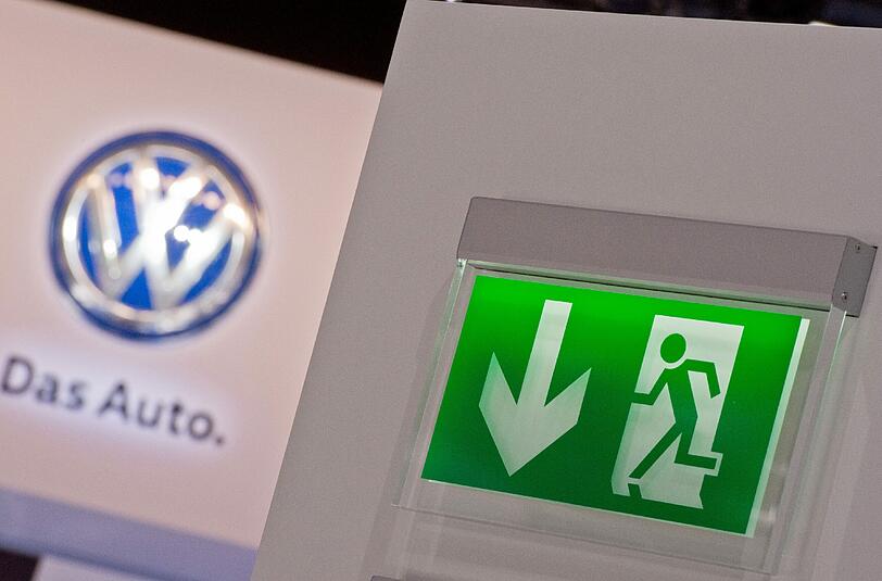 Der Abgas-Skandal beutelt VW. der Autokonzern verliert 2,3 Prozent an Marktwert im Vergleich zum Vorjahr.