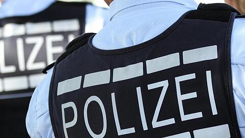 Ein kleiner Parkrempler hat in München zu einem Riesenärger mit der Polizei geführt. (Symbolbild)