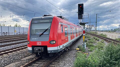 Ursächlich für einen Teil der Einschränkungen sind die noch laufenden Arbeiten am neuen elektronischen Stellwerk am Ostbahnhof.