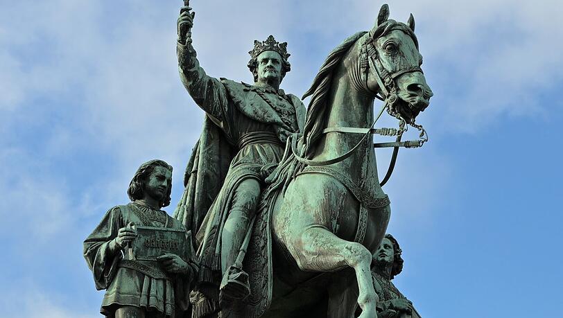 Das Denkmal am Odeonsplatz in München erinnert an Ludwig I.