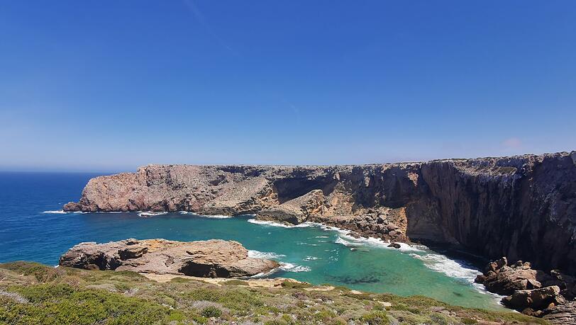 Auch im November sind Urlauber an der Algarve - der Sturm traf unter anderem einen Campingplatz. Auch im November sind Urlauber an der Algarve - der Sturm traf unter anderem einen Campingplatz.
