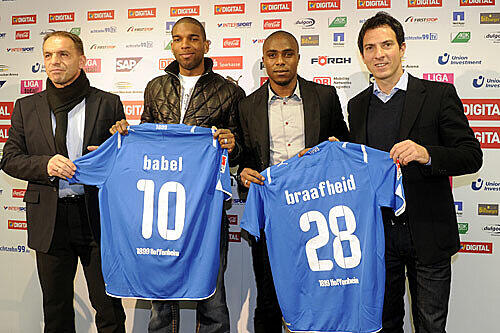 Edson Braafheid (r.) und Ryan Babel: Die beiden Neuzugänge bei 1899 Hoffenheim