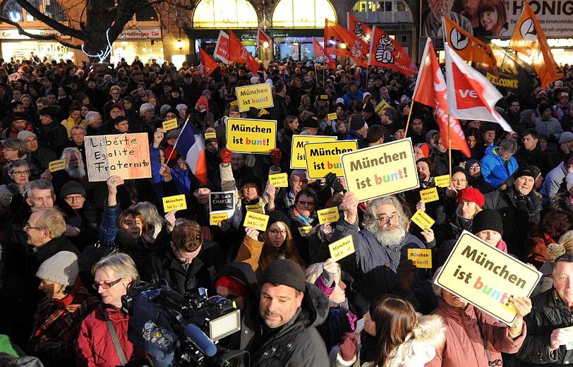 Die "München ist bunt"-Kundgebung: Rund 20 000 Teilnehmer demonstrierten für ein tolerantes und weltoffenes München.