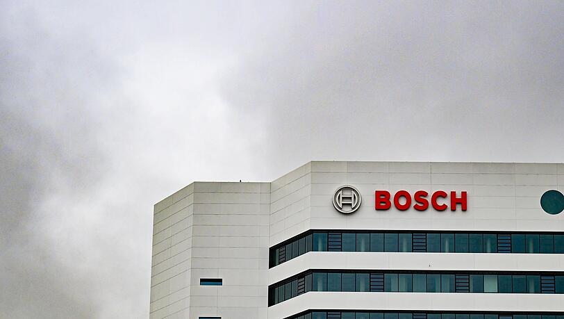 Autozulieferer Bosch will weitere Stellen abbauen. (Archivbild)