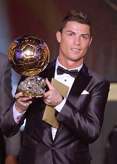 Der Traum vom Goldenen Ball platzt aber. Denn Real Madrids Cristiano Ronaldo wird zum besten Spieler des Jahres ausgezeichnet. Ribery wird hinter Barcelonas Lionel Messi sogar nur Dritter