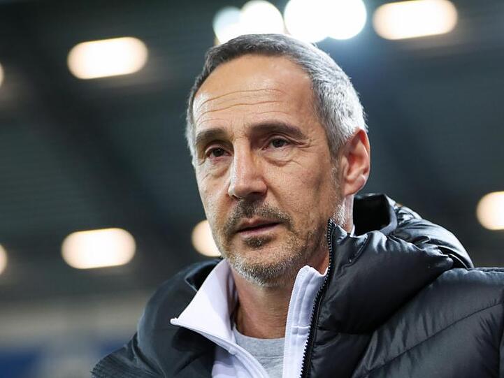 Muss Eintracht Frankfurt wieder auf Kurs bringen: Trainer Adi Hütter.