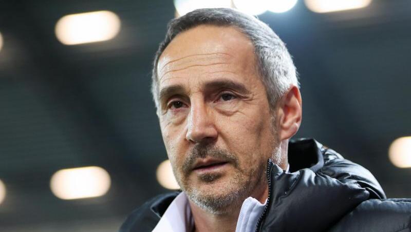 Muss Eintracht Frankfurt wieder auf Kurs bringen: Trainer Adi Hütter. Muss Eintracht Frankfurt wieder auf Kurs bringen: Trainer Adi Hütter.