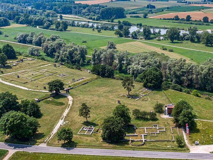 Das Römerkastell Abusina an der Donau. Foto: Armin Weigel