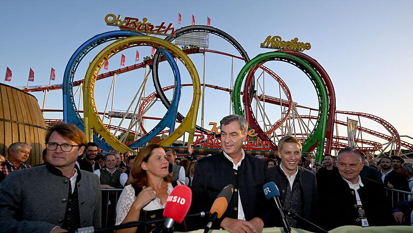 "Olympia Looping" zur Feier des wichtigen Schritts zu Olympiastadt. "Olympia Looping" zur Feier des wichtigen Schritts zu Olympiastadt.