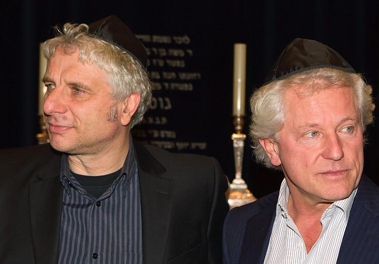 Udo Wachtveitl und Miroslav Nemec beim Fototermin im jüdischen Gemeindezentrum in der Ohel-Jakob-Synagoge am St.-Jakobs-Platz in München. Grund war der ARD-Krimis "Tatort: Ein ganz normaler Fall", der vom Bayerischen Rundfunk produziert wurde. Vor der Ausstrahlung der Sendung am Sonntag (27.11.11) wurde die Episode am Montag in der Jüdischen Gemeinde München gezeigt.