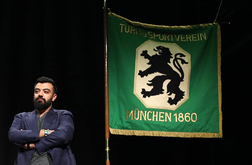 Die Bilder von der Mitgliederversammlung der Münchner Löwen im Zenith.