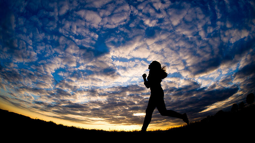 Die 17-Jährige wurde bei ihrer abendlichen Joggingrunde belästigt. (Symbolbild)
