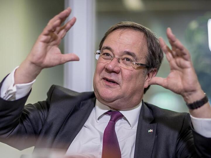 NRW-Ministerpräsident Armin Laschet während eines Interviews mit der dpa in Berlin.