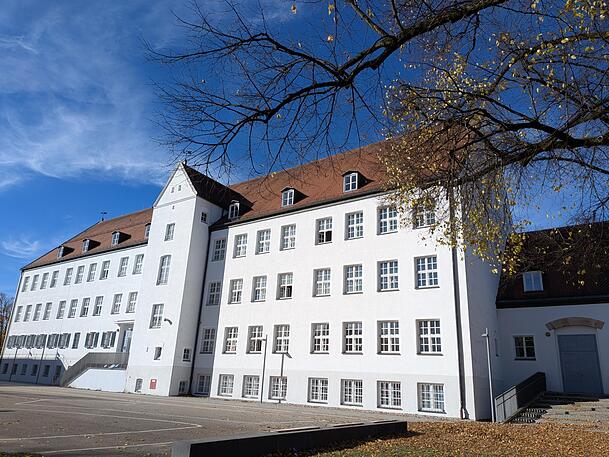 An der Grundschule an der Forellenstraße hat die Stadt die erste Schulstraße geschaffen. An der Grundschule an der Forellenstraße hat die Stadt die erste Schulstraße geschaffen.