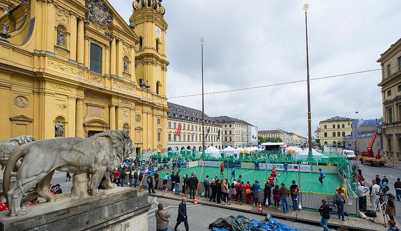 Bilder vom European-Homeless-Cup 2013 am Odeonsplatz.