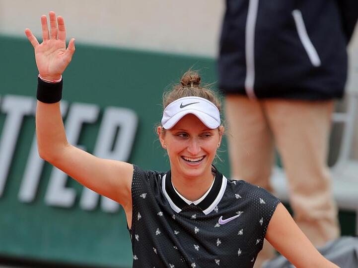 Marketa Vondrousova freut sich über ihren Sieg im Halbfinale.