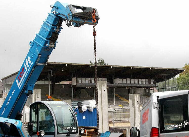 Beim offiziellen Rundgang am Donnerstag im Grünwalder Stadion wird präsentiert, wie weit die Sanierungsarbeiten sind. Wir haben die Baustelle vorab inspiziert - die Bilder vom Sechzgerstadion!