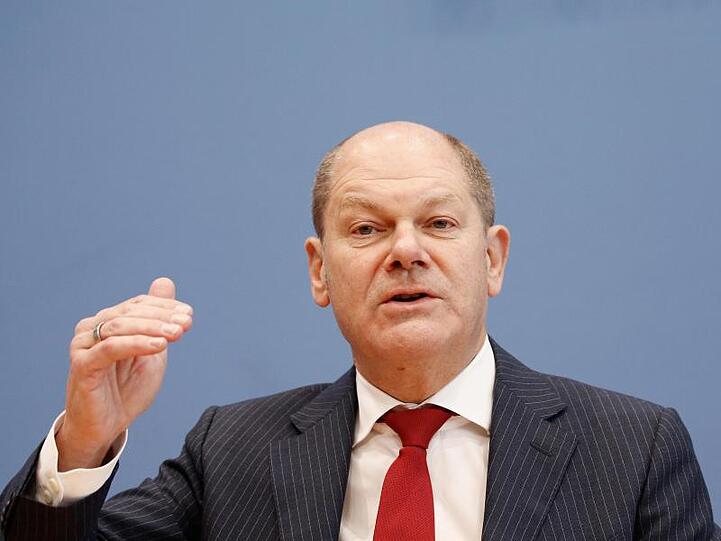 Der Bundesregierung stehen im kommenden Jahr mindestens zehn Milliarden Euro für neue Projekte zur Verfügung.