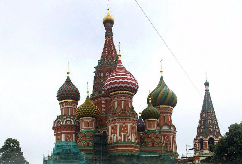Wahrzeichen Moskaus: die Basilius-Kathedrale am Roten Platz