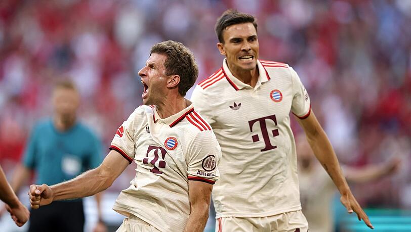 Angriff auf den Henkelpott! Während für Thomas Müller (l.) am Dienstag der Anlauf auf den dritten Triumph in der Champions League mit dem FC Bayern beginnt, gehen die Neuzugänge um Joao Palhinha (r.) erstmals auf die Jagd nach Europas Fußnball-Krone, die im Mai 2025 in München vergeben wird. Angriff auf den Henkelpott! Während für Thomas Müller (l.) am Dienstag der Anlauf auf den dritten Triumph in der Champions League mit dem FC Bayern beginnt, gehen die Neuzugänge um Joao Palhinha (r.) erstmals auf die Jagd nach Europas Fußnball-Krone, die im Mai 2025 in München vergeben wird.