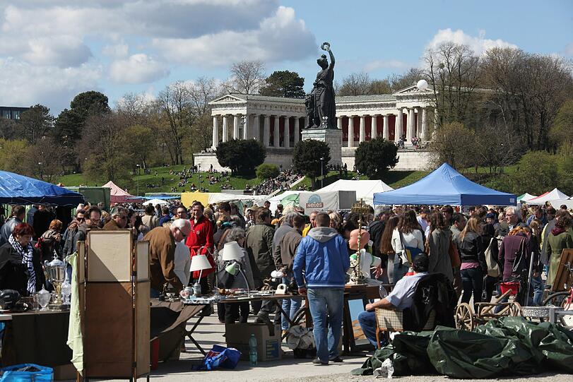 Antikes, Nützliches, Ramsch: Beim größten Flohmarkt Münchens kommen Sammler genauso auf ihre Kosten wie Trödel-Laien. Die besten Bilder von der Theresienwiese.