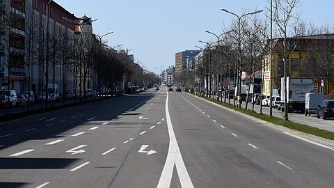 Während des Corona-Lockdowns war kaum Verkehr auf der Landsbergerstraße Richtung Stadtauswärts zu sehen.