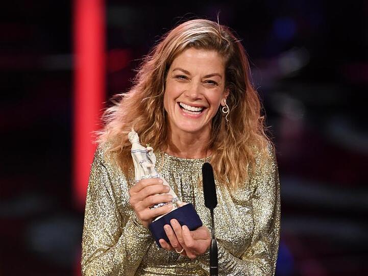 Marie Bäume ("3 Tage in Quiberon") hat als beste Schauspielerin den Bayerischen Filmpreis erhalten.