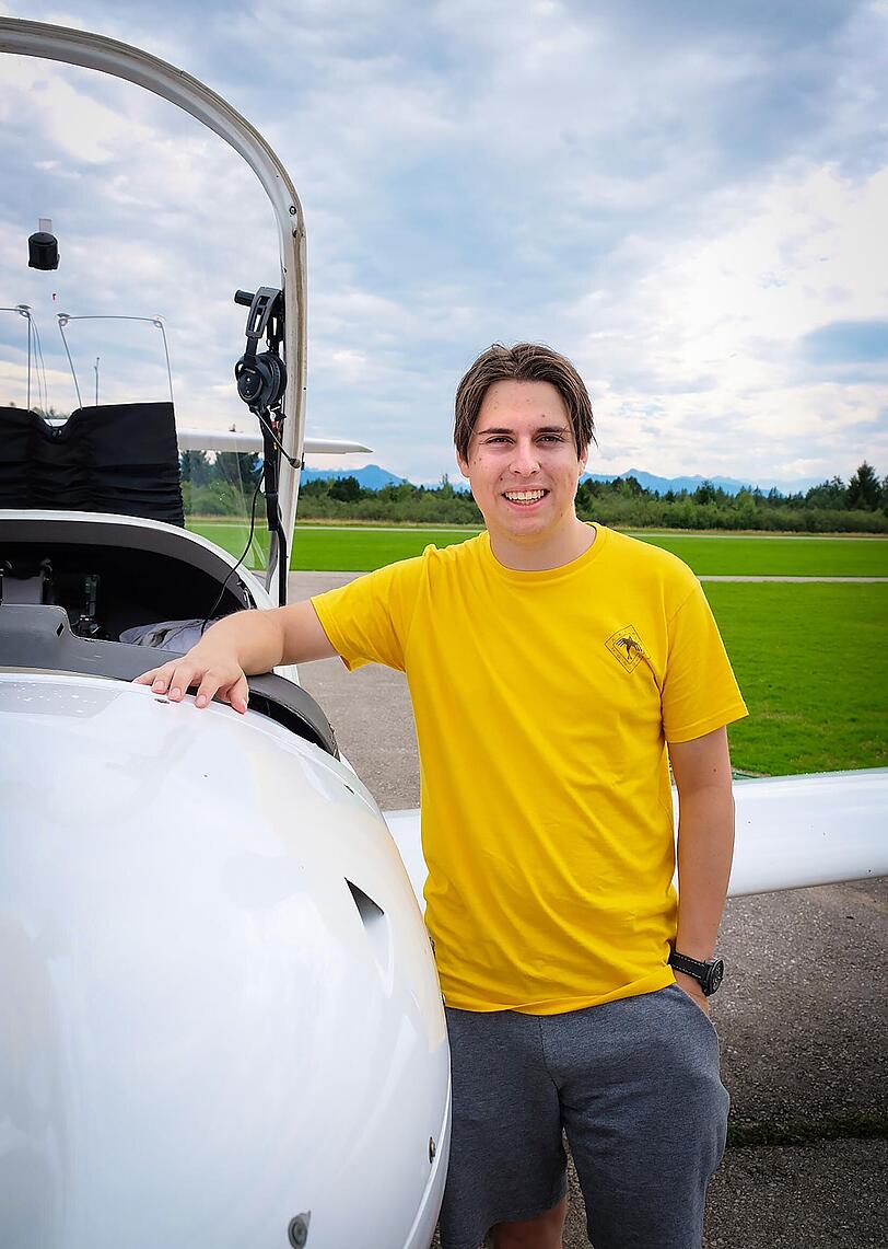 Tim Grassinger (20) studiert Luft- und Raumfahrttechnik.