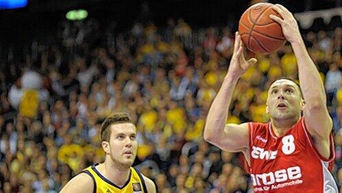 War nicht zu halten an seinem Schokoladentag: Bambergs Predrag Suput überragte beim Sieg am Samstag in Berlin alle. War nicht zu halten an seinem Schokoladentag: Bambergs Predrag Suput überragte beim Sieg am Samstag in Berlin alle.