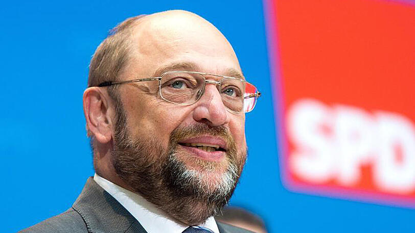 Martin Schulz, der im Januar in die Bundespolitik wechseln will, hatte in Umfragen zuletzt deutlich höhere Zustimmungswerte als Sigmar Gabriel erzielt.