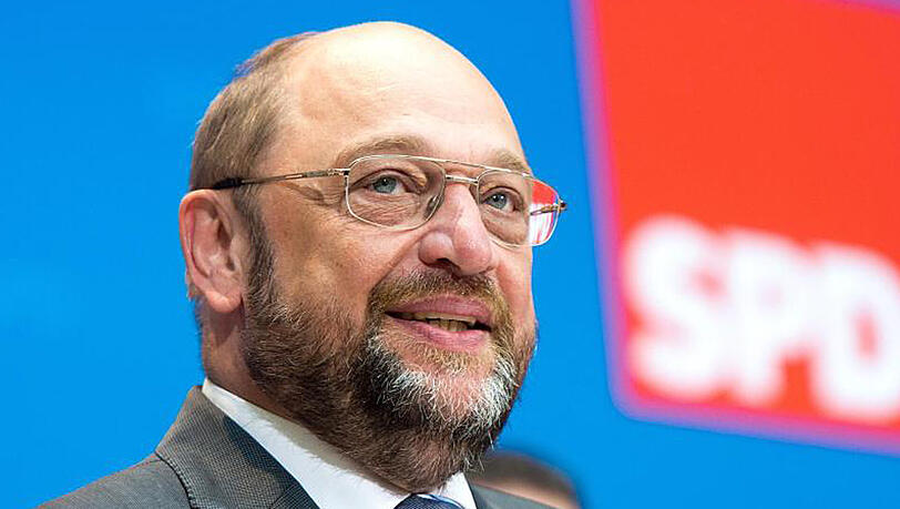 Martin Schulz, der im Januar in die Bundespolitik wechseln will, hatte in Umfragen zuletzt deutlich höhere Zustimmungswerte als Sigmar Gabriel erzielt. Martin Schulz, der im Januar in die Bundespolitik wechseln will, hatte in Umfragen zuletzt deutlich höhere Zustimmungswerte als Sigmar Gabriel erzielt.