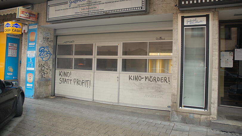 Am Ende ein ziemlich trauriger Anblick: das geschlossene Filmtheater Gabriel vor dem Abriss.