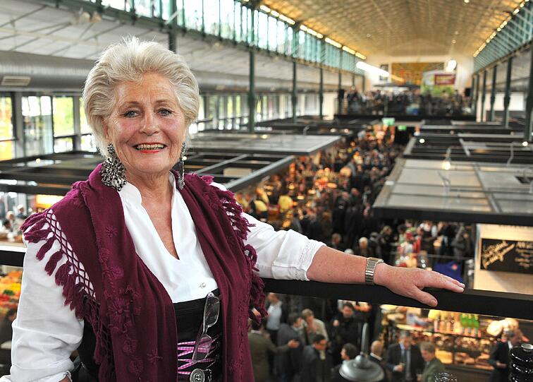 Elke Fett, Marktsprecherin: ...weil sie den Viktualienmarkt mit ihrer gefürchteten Schnappigkeit verteidigt.