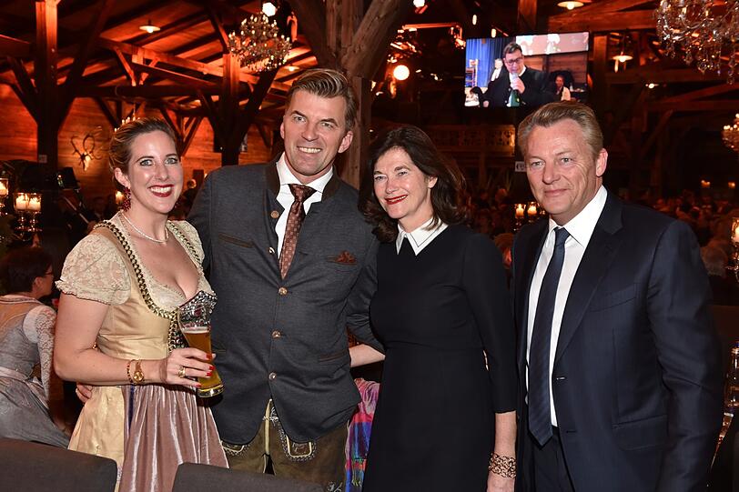 Catharina Cramer (Warsteiner) mit Mann Frank und Petra Schadeberg-Hermann (Krombacher) mit Mann Kai