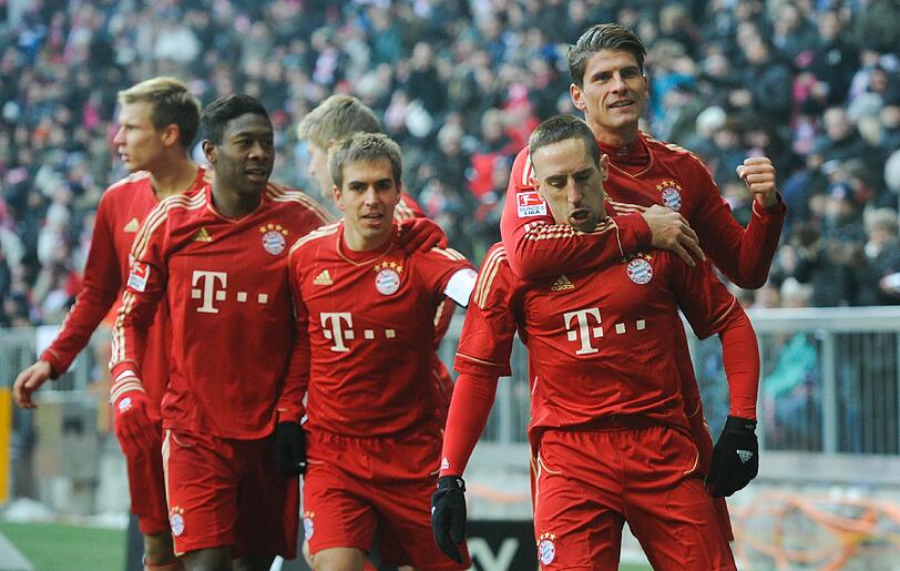 Zufrieden mit dem Spiel: Die Bayern bejubeln das 2:0 gegen den 1.FC Kaiserslautern