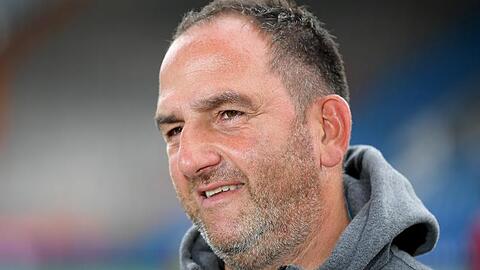Heidenheim-Trainer Frank Schmidt sieht sein Team im Aufstiegsrennen in einer guten Position.