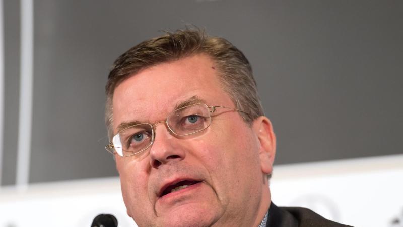 DFB-Präsident Reinhard Grindel und Co. diskutieren die Auswärtstor-Regel. DFB-Präsident Reinhard Grindel und Co. diskutieren die Auswärtstor-Regel.