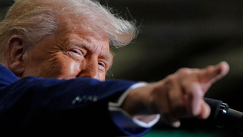 Trump verspricht sich von den neuen Zöllen eine Stärkung der heimischen Industrie. (Archivbild)
