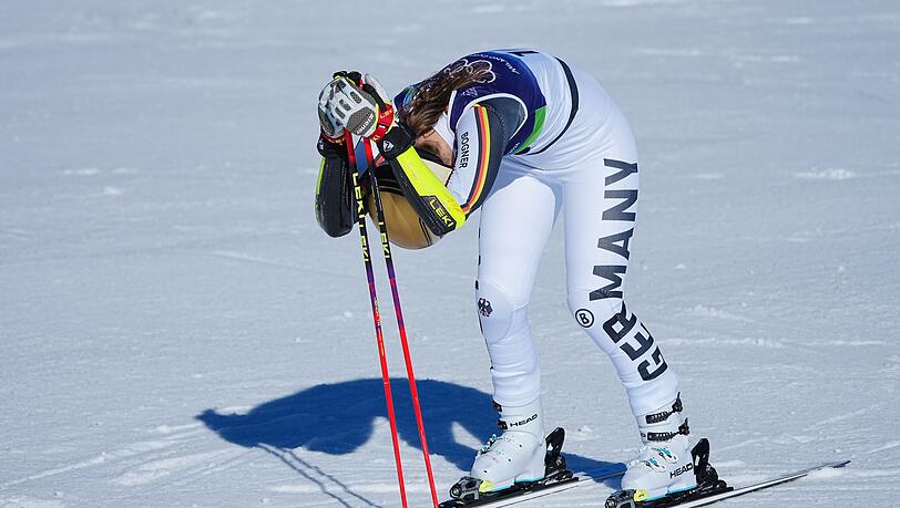 Geknickt nach dem fehlerhaften Finale: Lena D&uuml;rr.