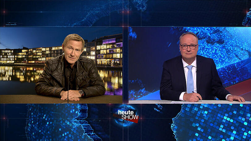 "Wilsberg - Alles Lüge": Overbeck (Roland Jankowsky, l.) zu Gast bei Oliver Welke in der "heute show".