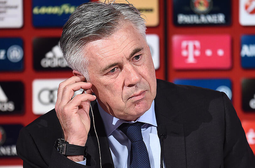 "Guten Tag" - Die ersten paar Sätze spricht Carlo Ancelotti in einem passablen Deutsch. Molto gentile, molto simpatico. Dann greift der Italiener auf die Dienste des Dolmetschers zurück.