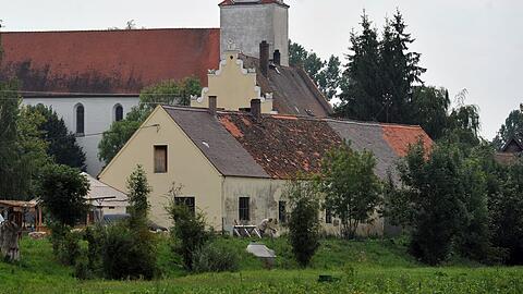 Die Gebäude von Klosterzimmern sind im Nördlinger Ries zu sehen, wo die Glaubensgemeinschaft der «Zwölf Stämme» lebte. Anfang 2017 gab die Gemeinschaft bekannt, Deutschland verlassen zu haben.