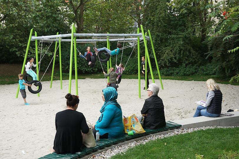Vom Kleinkindbereich bis zum Streetball-Platz: Der Spielplatz an der Münchner Freiheit wurde von Grund auf saniert.